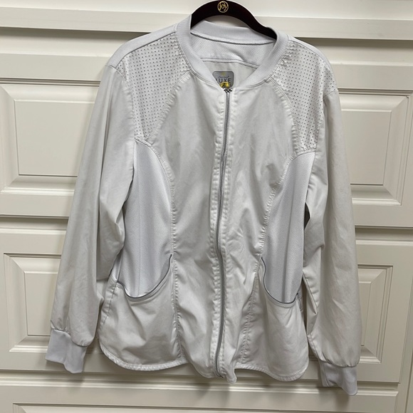 Cherokee Luxe white scrub jacket, ladies XL - Picture 1 of 3
